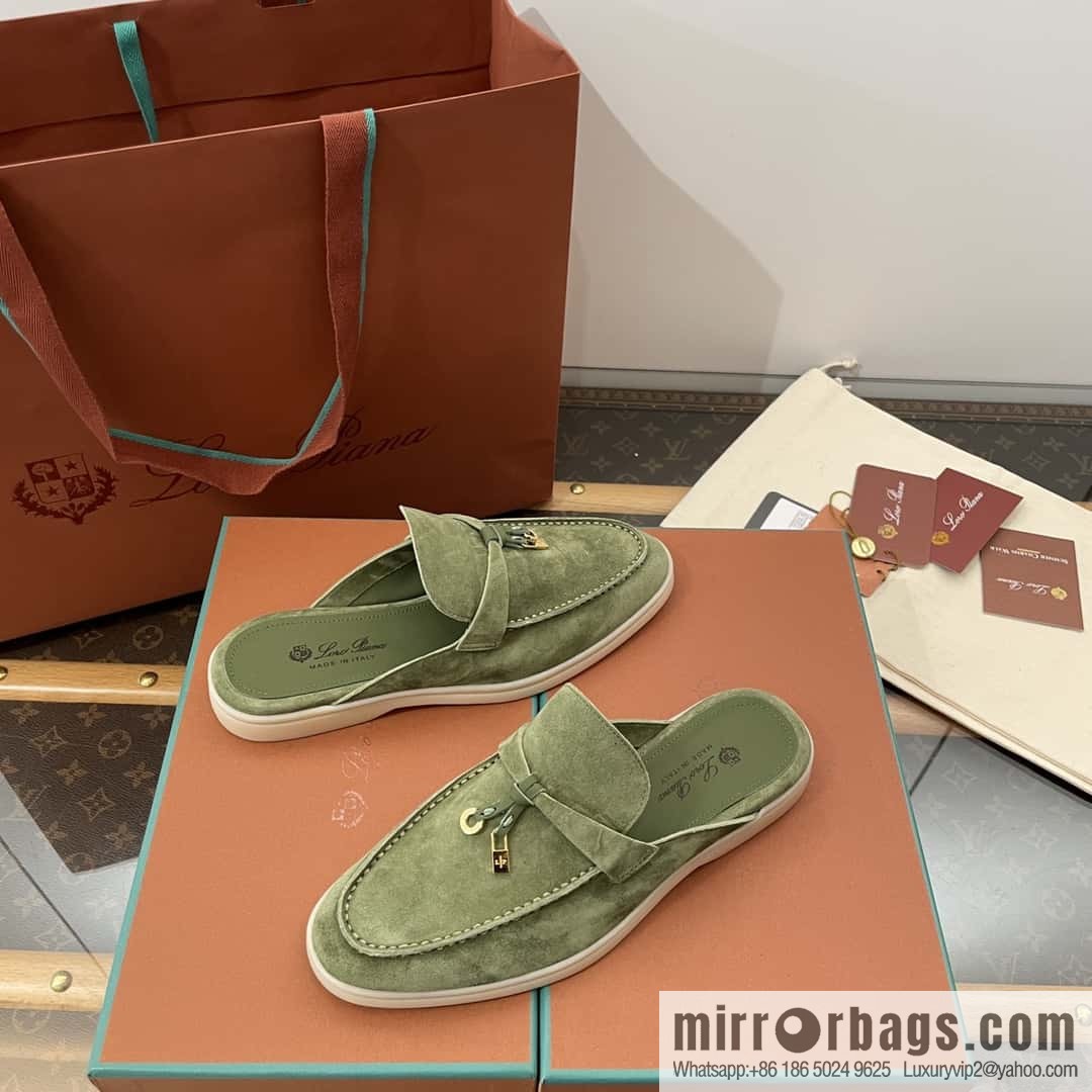 𝐋𝐨𝐫𝐨 𝐏𝐢𝐚𝐧𝐚|| Mueller half shoes, green tea
