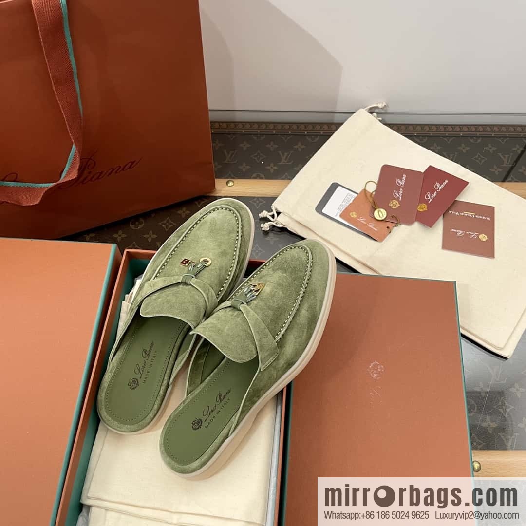 𝐋𝐨𝐫𝐨 𝐏𝐢𝐚𝐧𝐚|| Mueller half shoes, green tea