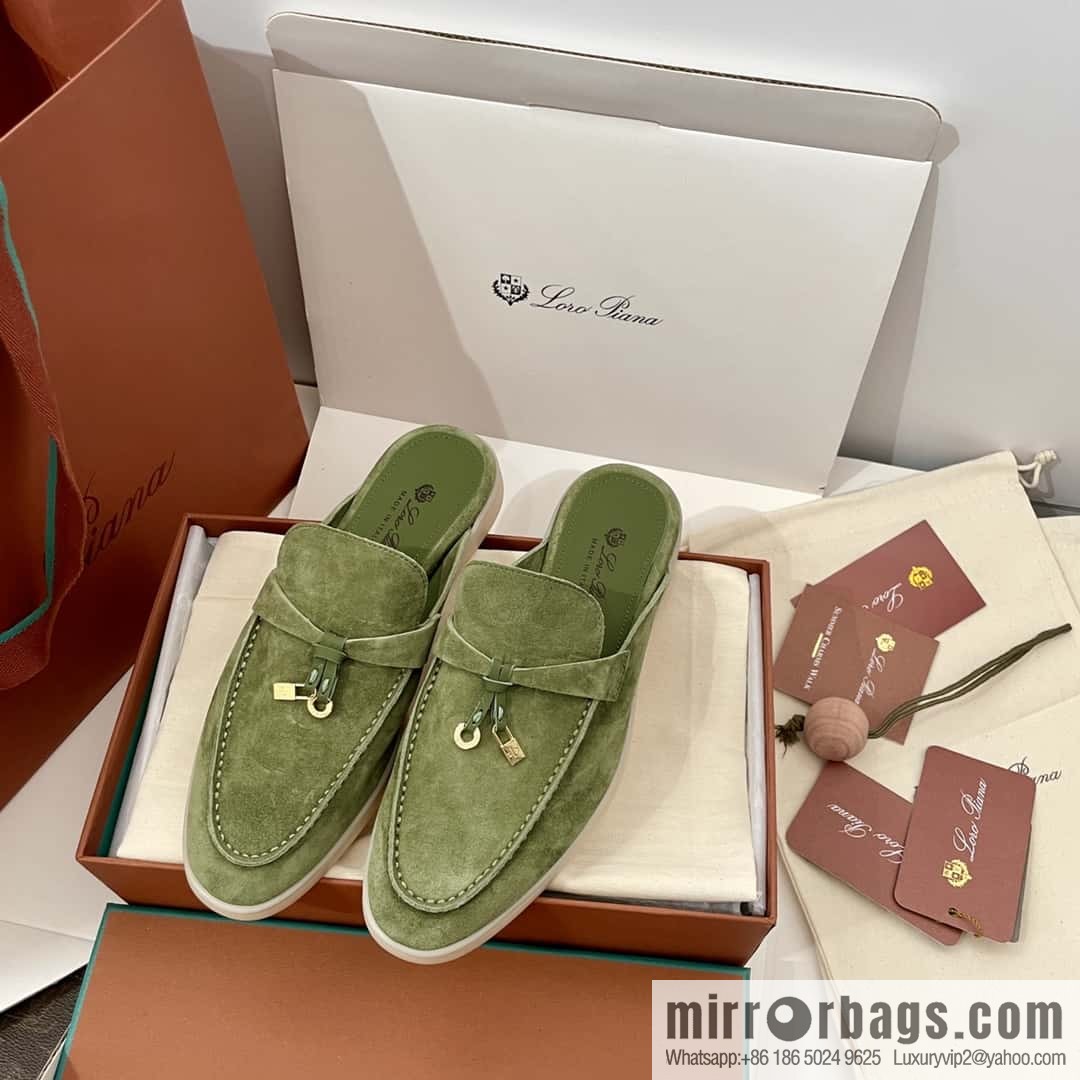 𝐋𝐨𝐫𝐨 𝐏𝐢𝐚𝐧𝐚|| Mueller half shoes, green tea