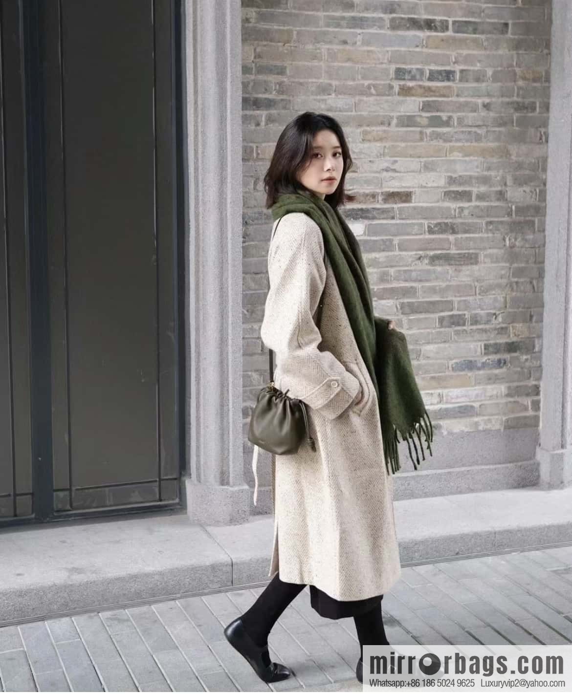 LOEWE new small purse lucky bag 0805 khaki green 23CM