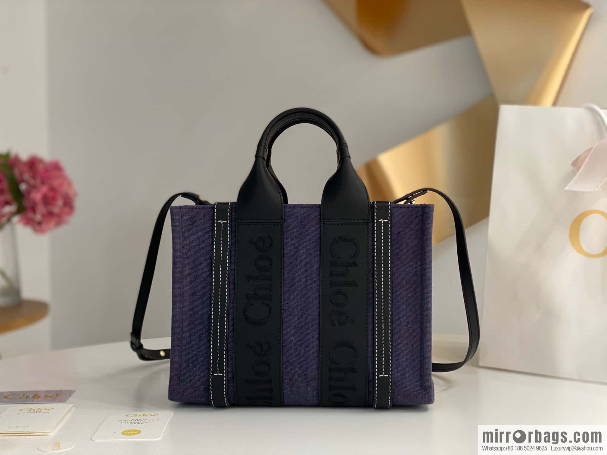 Chloe Woody linen with Pitot bag, navy blue with black small 26CM.