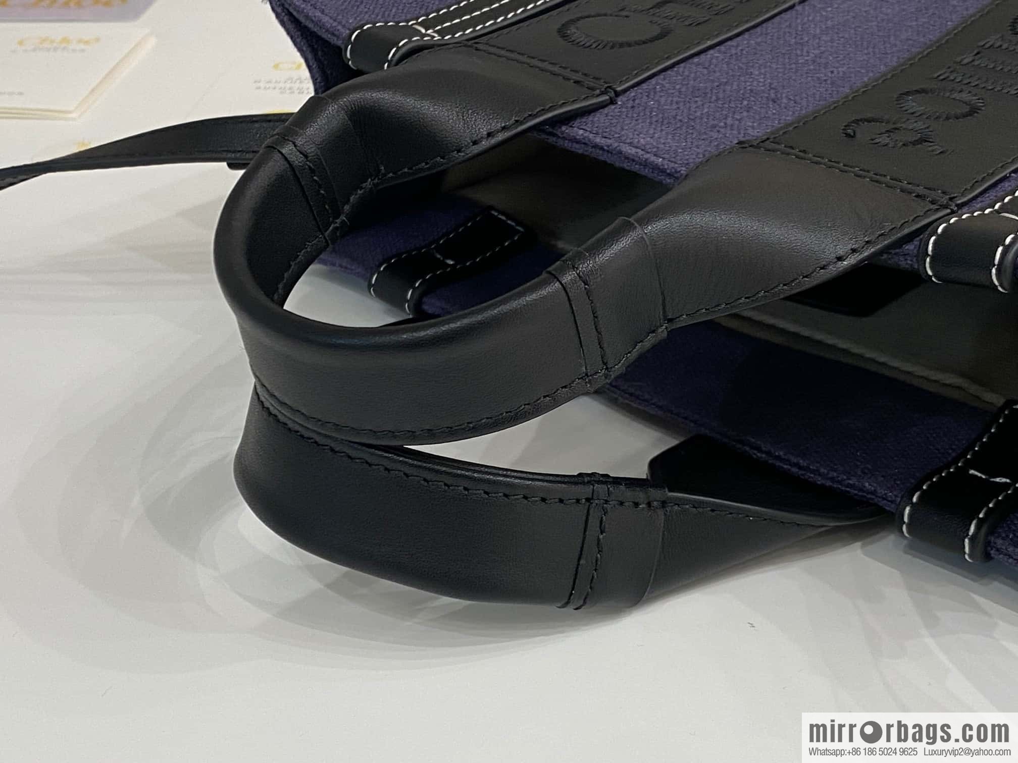Chloe Woody linen with Pitot bag, navy blue with black small 26CM.