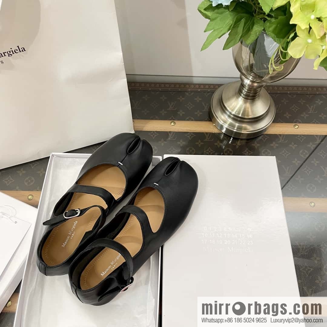 𝐌𝐚𝐢𝐬𝐨𝐧𝐌𝐚𝐫𝐠𝐢𝐞𝐥𝐚|| Margiela Split-toed Ballet Shoes