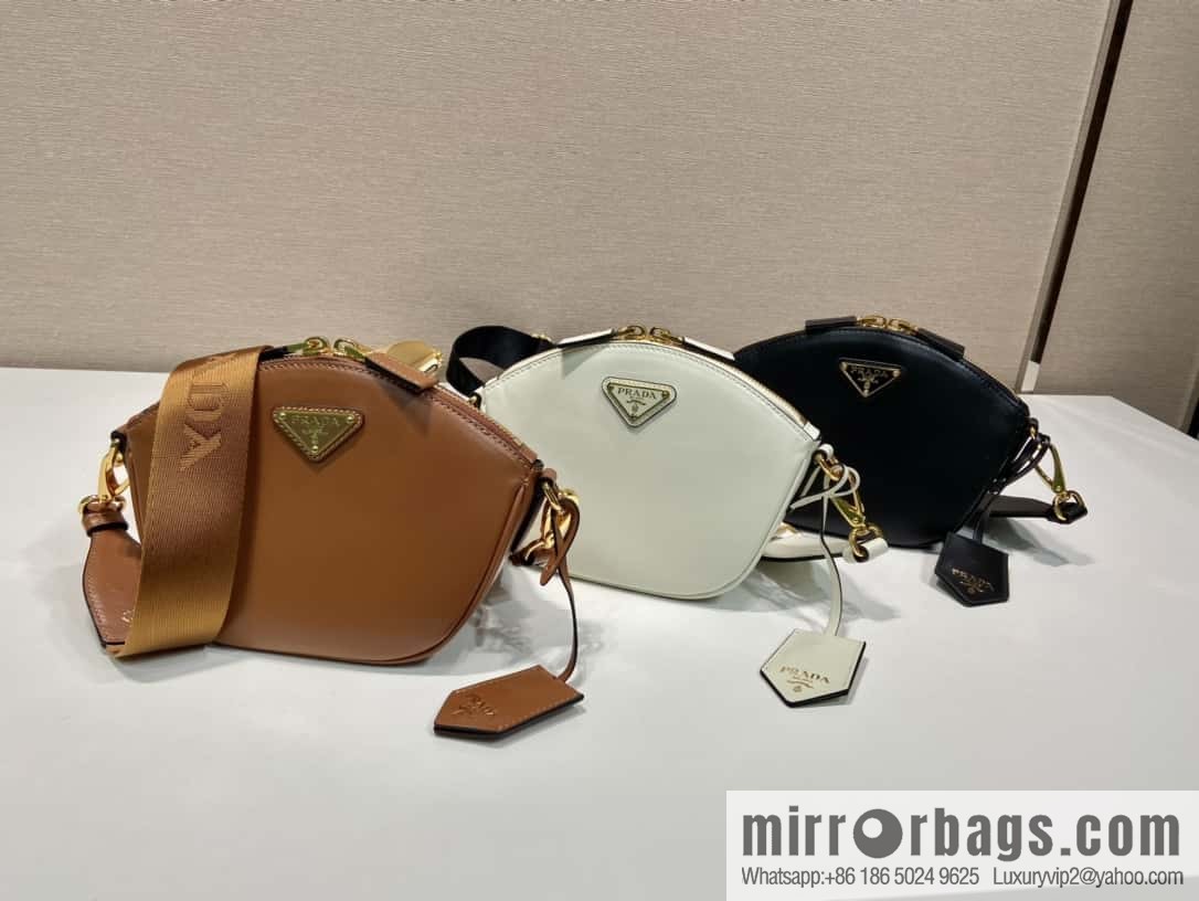 PRADA 🎉 new shoulder bag 🎉 1BH212 🎉🎉 white