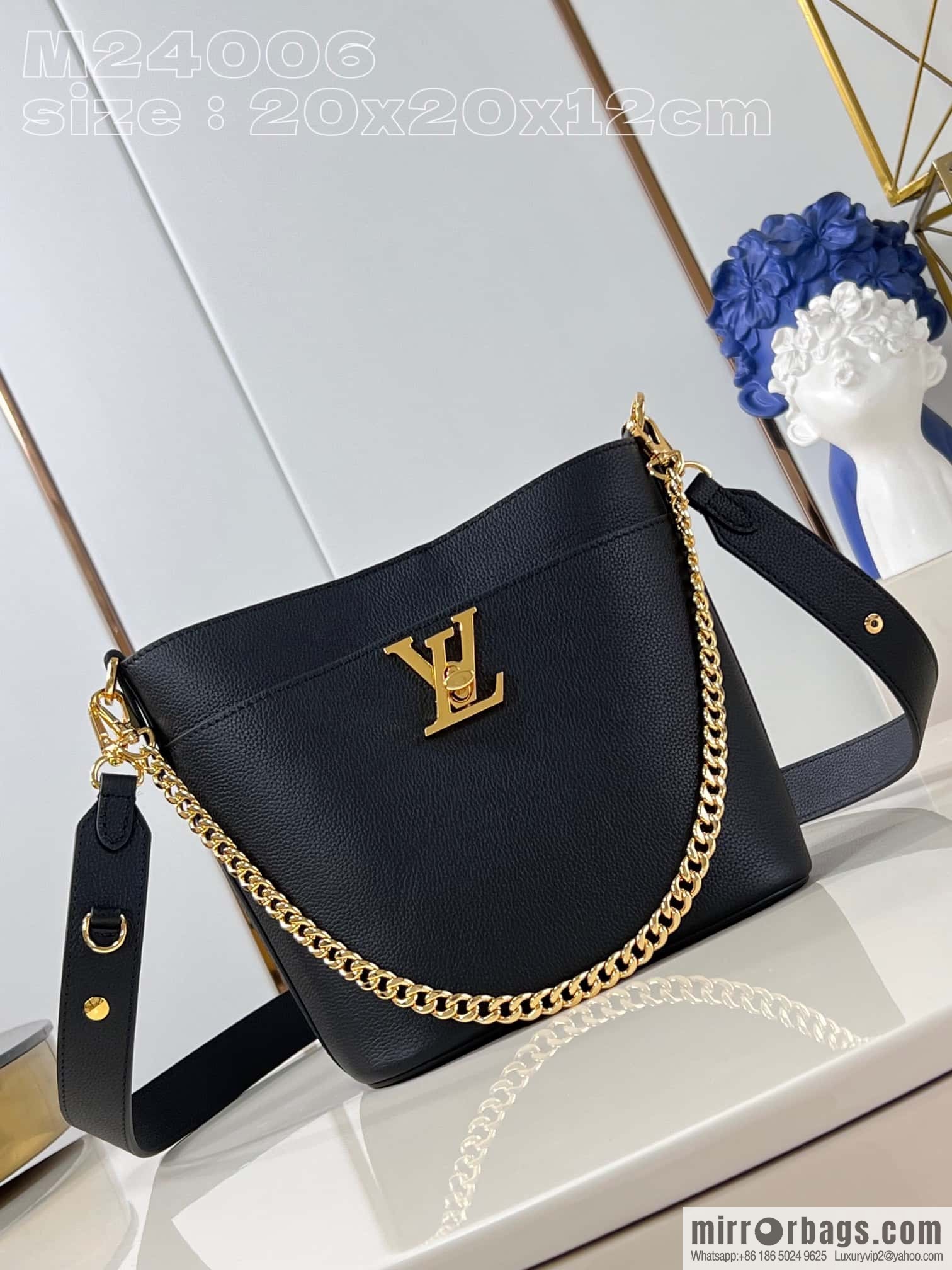 LV M24006 LOCK AND WALK BAG