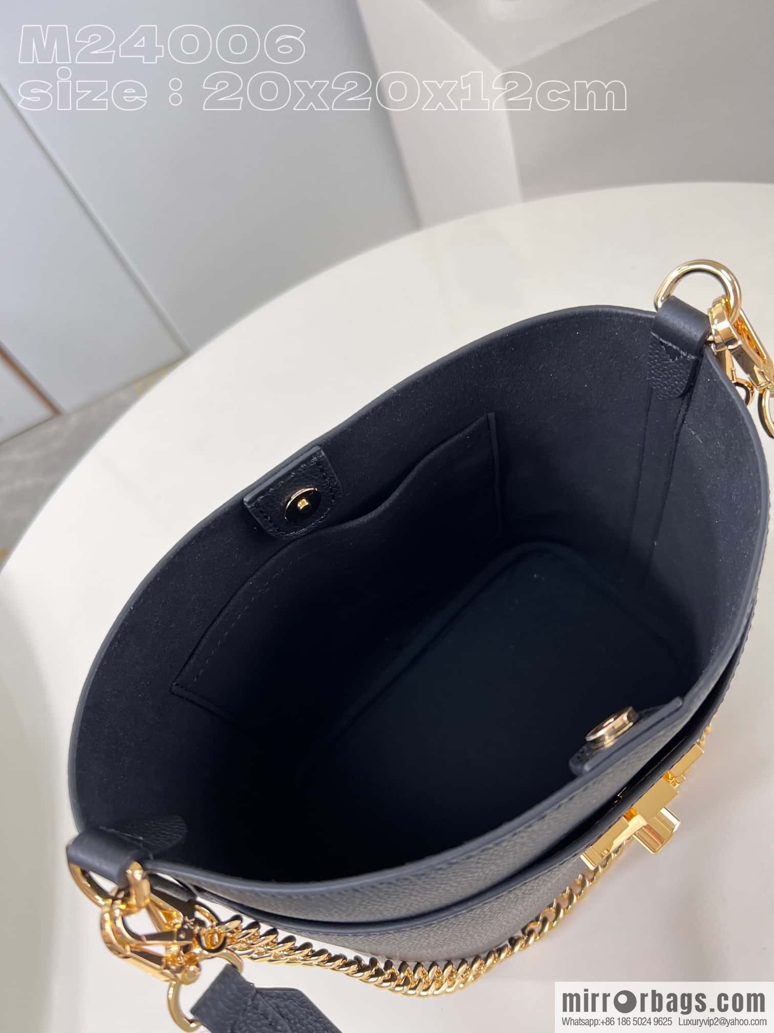 LV M24006 LOCK AND WALK BAG