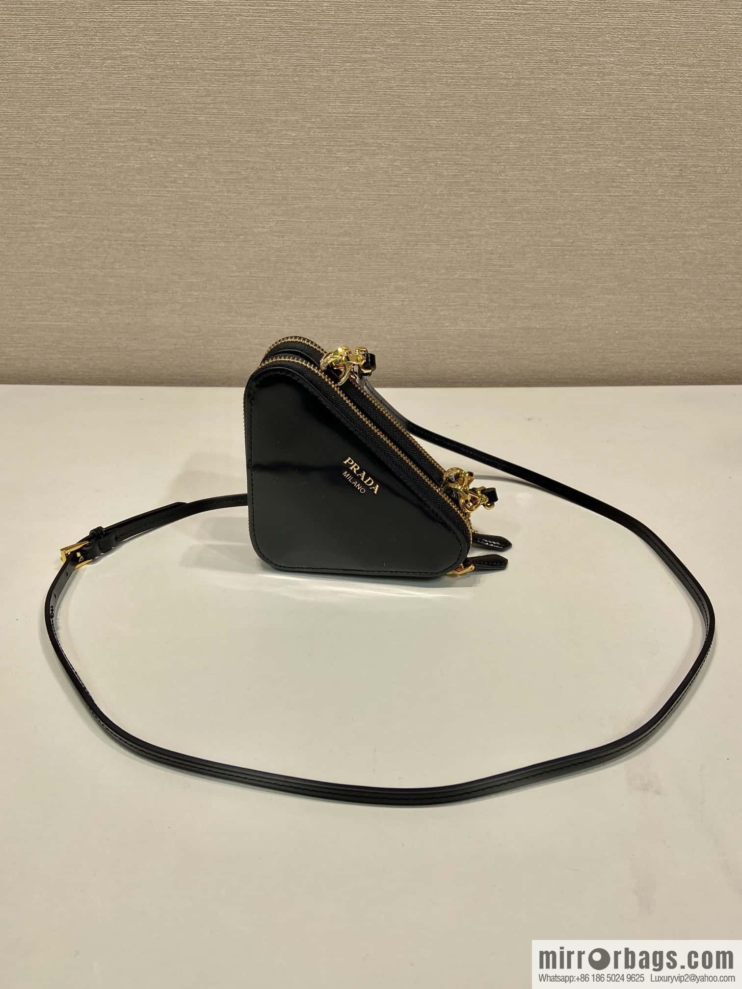 PRADA 🎉 Gemini Sequins Triangle Pack 🎉 1NR015 New 😘 Sequins