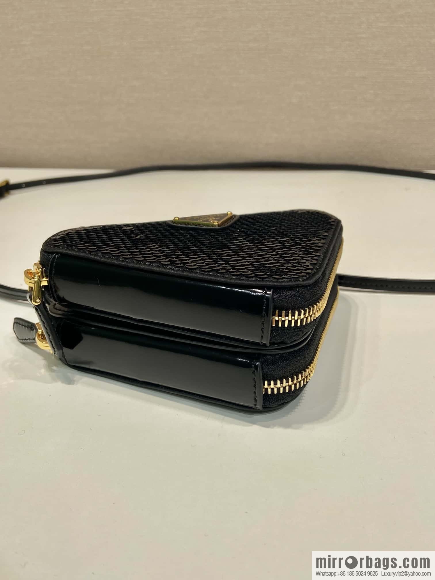 PRADA 🎉 Gemini Sequins Triangle Pack 🎉 1NR015 New 😘 Sequins