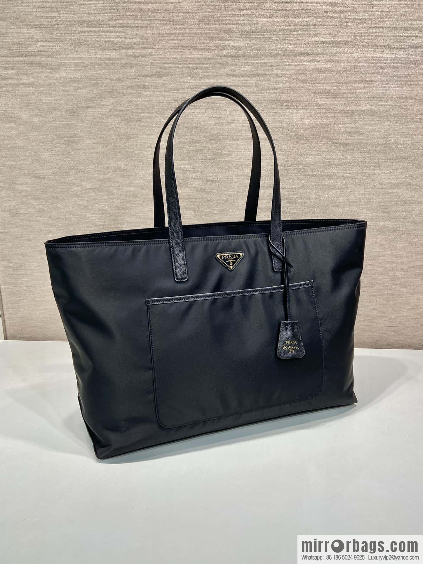 PRADA 🎉 new tote bag 🎉 1BG527