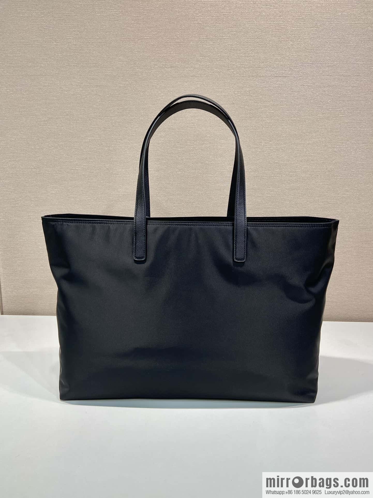 PRADA 🎉 new tote bag 🎉 1BG527