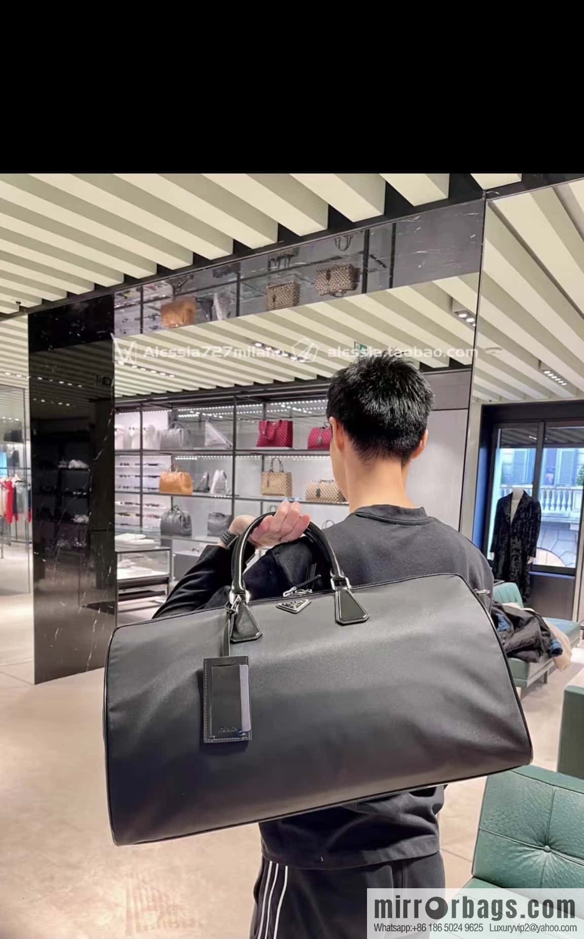 PRADA 🎉 travel bag 🎉 2VC018