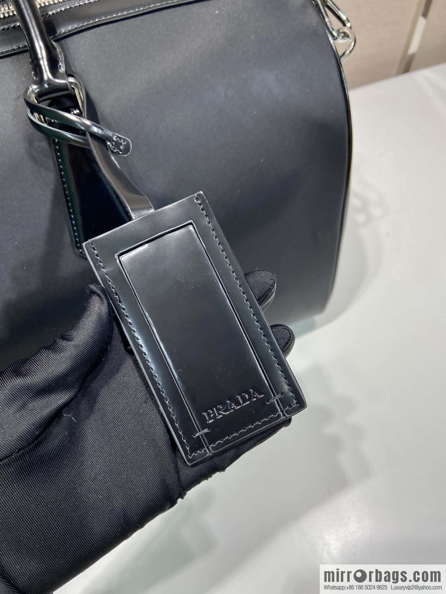 PRADA 🎉 travel bag 🎉 2VC018