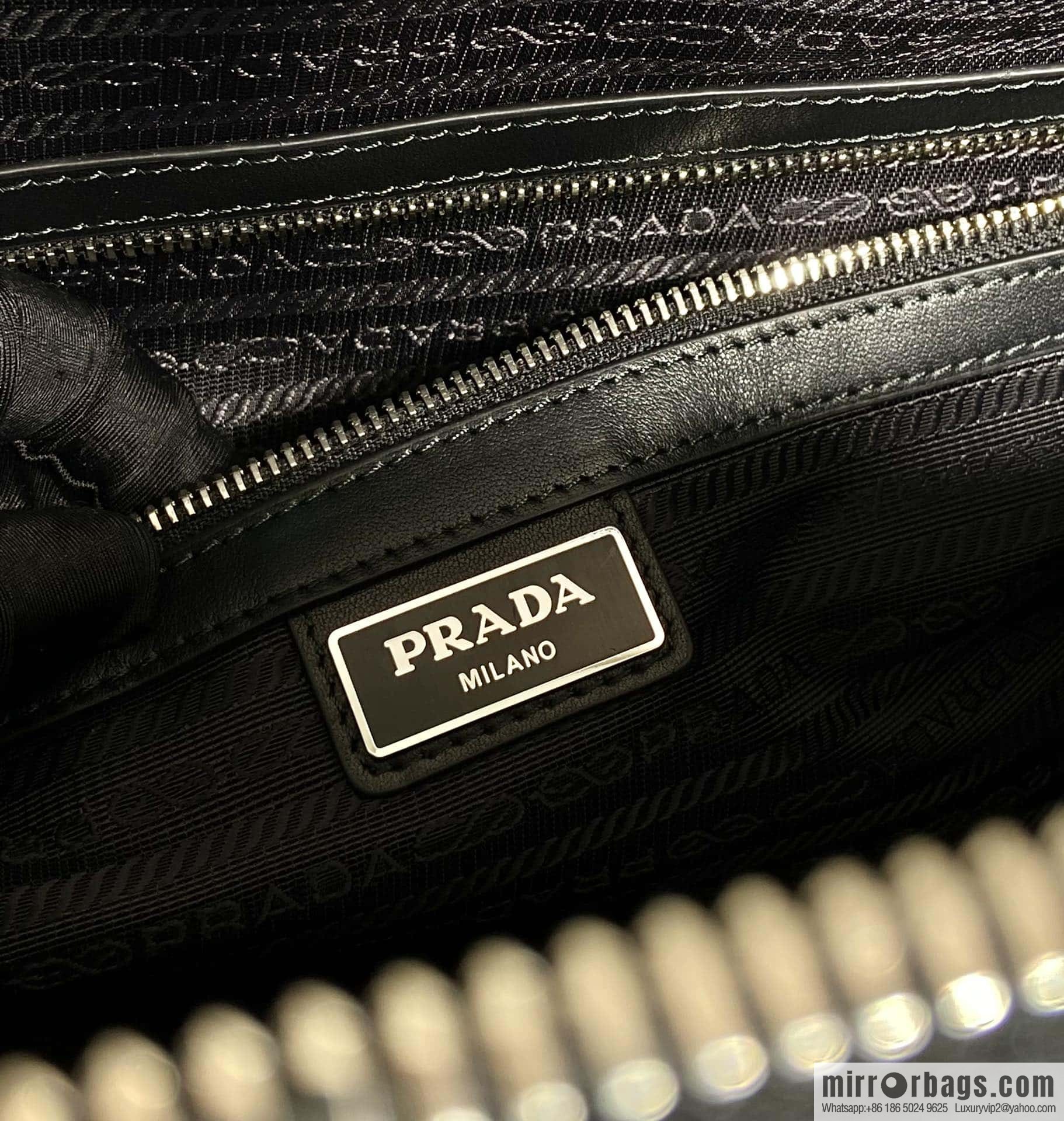 PRADA 🎉 travel bag 🎉 2VC018