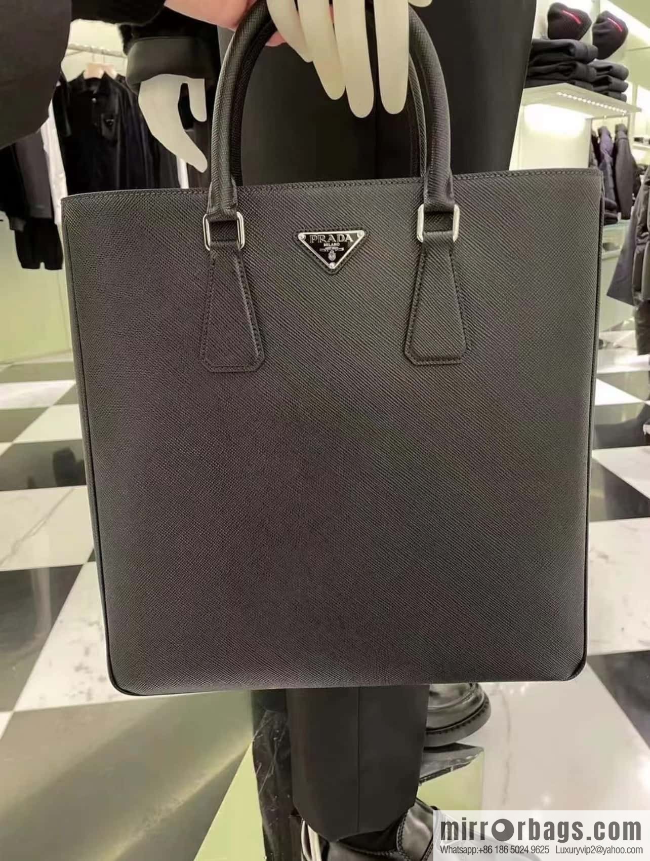 PRADA 🎉 new 🎉 2VG115 men