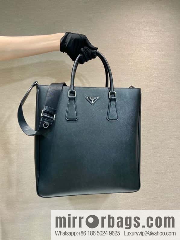 PRADA 🎉 new 🎉 2VG115 men