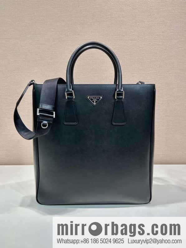 PRADA 🎉 new 🎉 2VG115 men