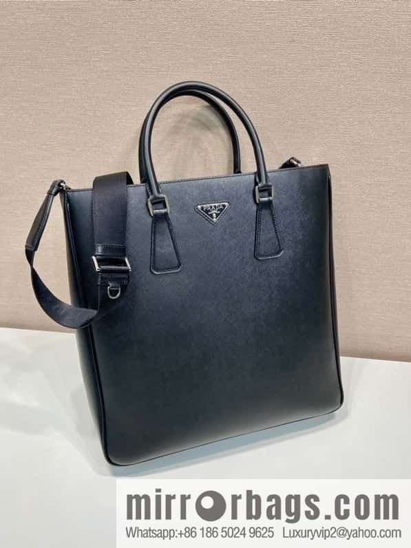 PRADA 🎉 new 🎉 2VG115 men