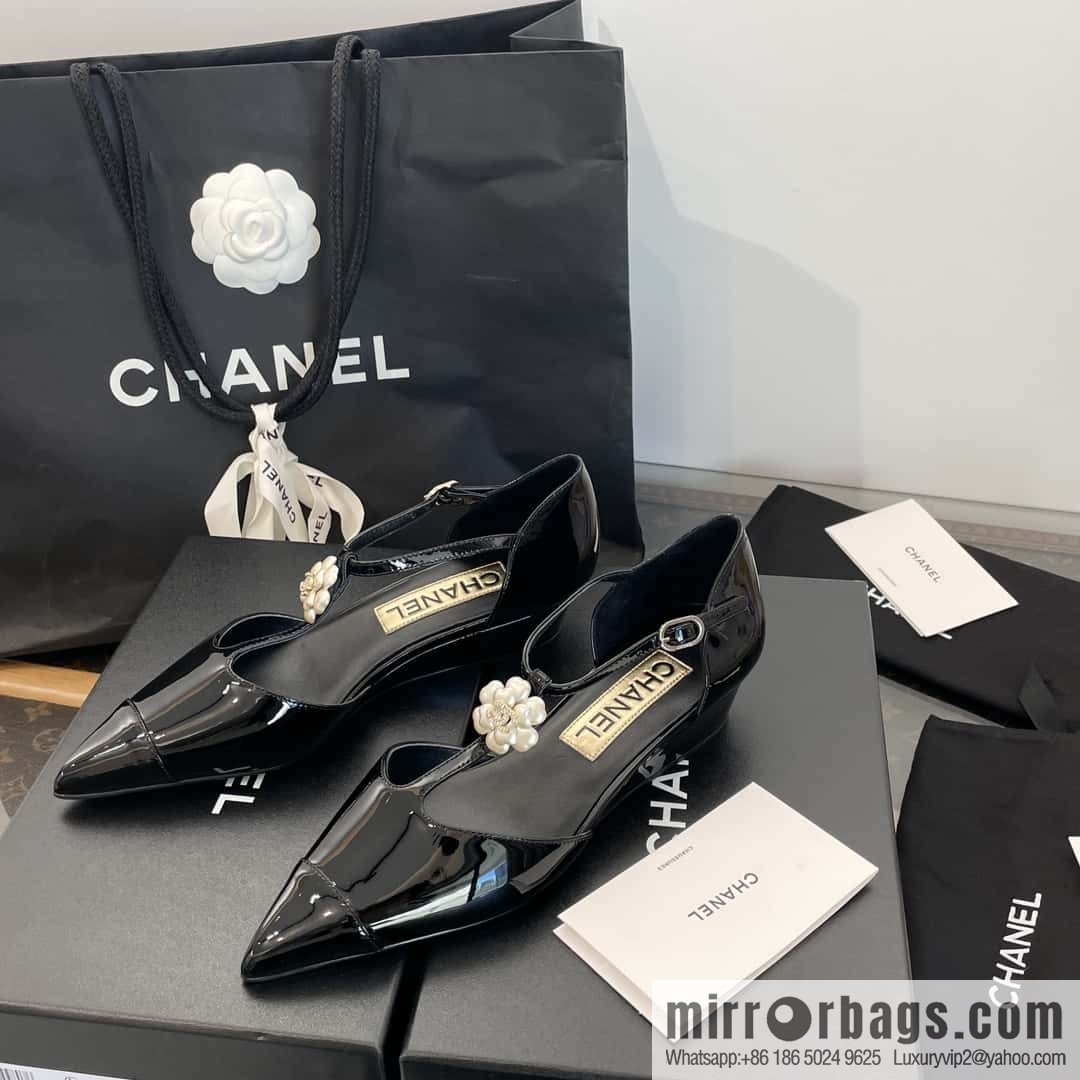 CHANEL Xiaoxiang Early Spring Camellia 🥰 Pointed Wedge Heel Single Shoes