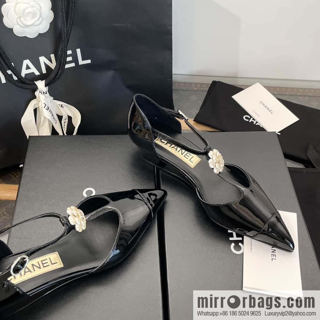 CHANEL Xiaoxiang Early Spring Camellia 🥰 Pointed Wedge Heel Single Shoes