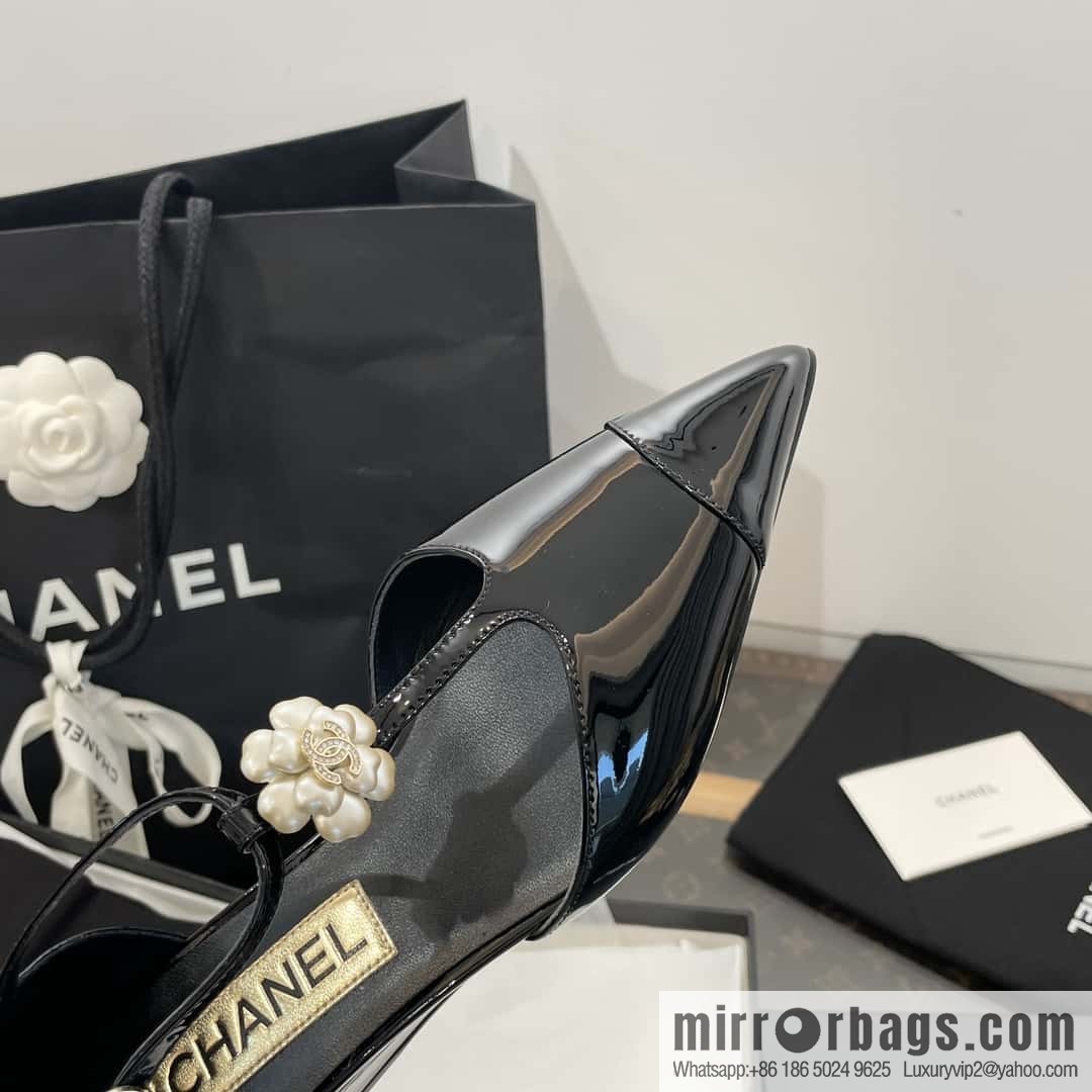 CHANEL Xiaoxiang Early Spring Camellia 🥰 Pointed Wedge Heel Single Shoes