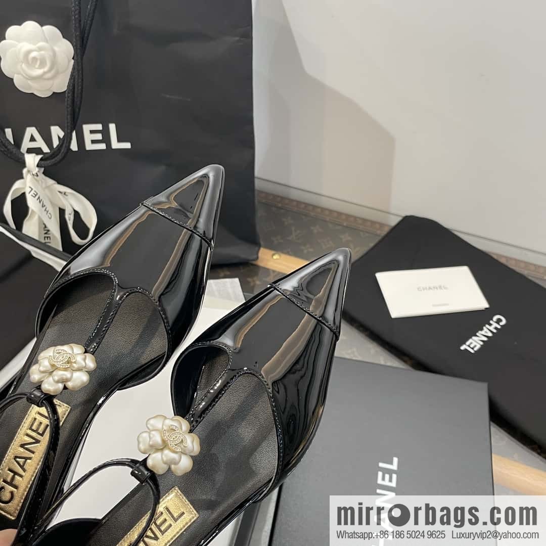 CHANEL Xiaoxiang Early Spring Camellia 🥰 Pointed Wedge Heel Single Shoes