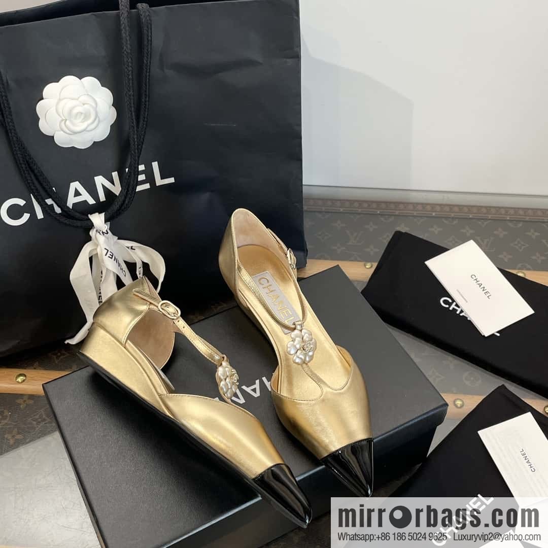 CHANEL Xiaoxiang Early Spring Camellia 🥰 Pointed Wedge Heel Single Shoes