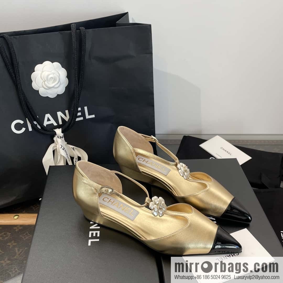 CHANEL Xiaoxiang Early Spring Camellia 🥰 Pointed Wedge Heel Single Shoes