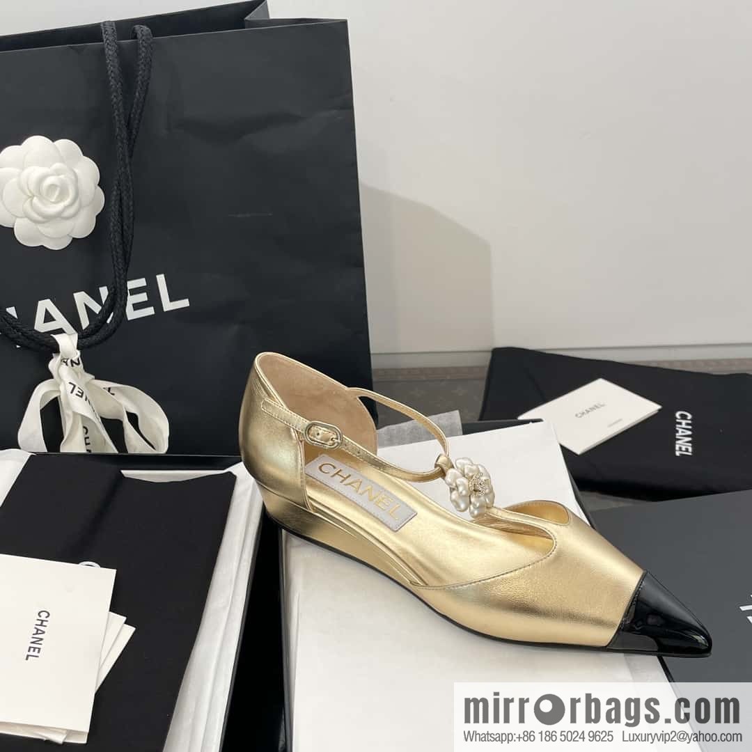 CHANEL Xiaoxiang Early Spring Camellia 🥰 Pointed Wedge Heel Single Shoes
