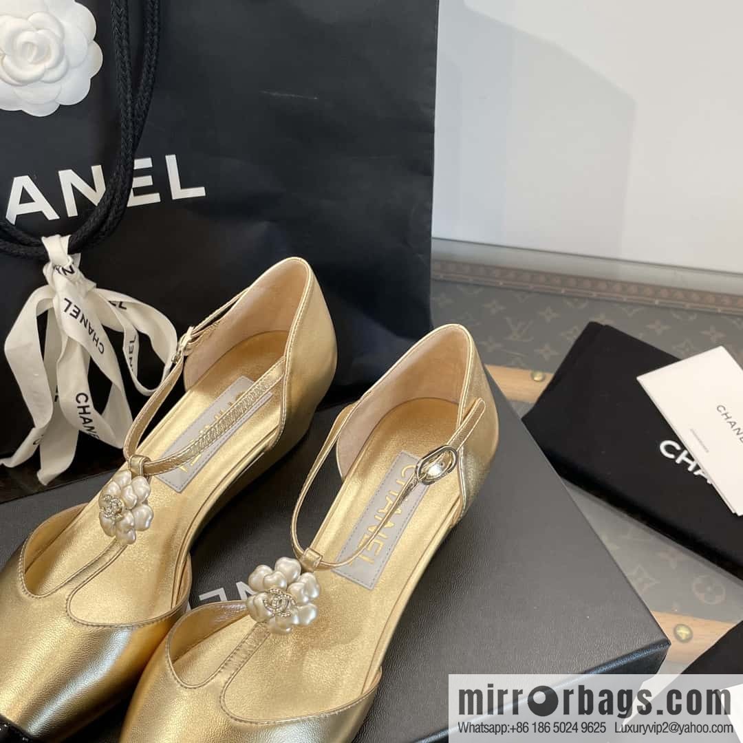 CHANEL Xiaoxiang Early Spring Camellia 🥰 Pointed Wedge Heel Single Shoes