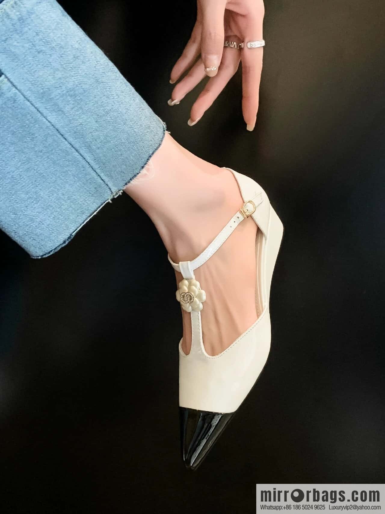 CHANEL Xiaoxiang Early Spring Camellia 🥰 Pointed Wedge Heel Single Shoes