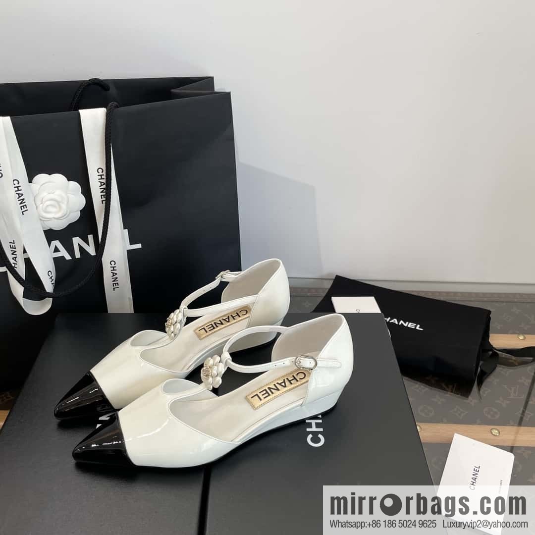 CHANEL Xiaoxiang Early Spring Camellia 🥰 Pointed Wedge Heel Single Shoes