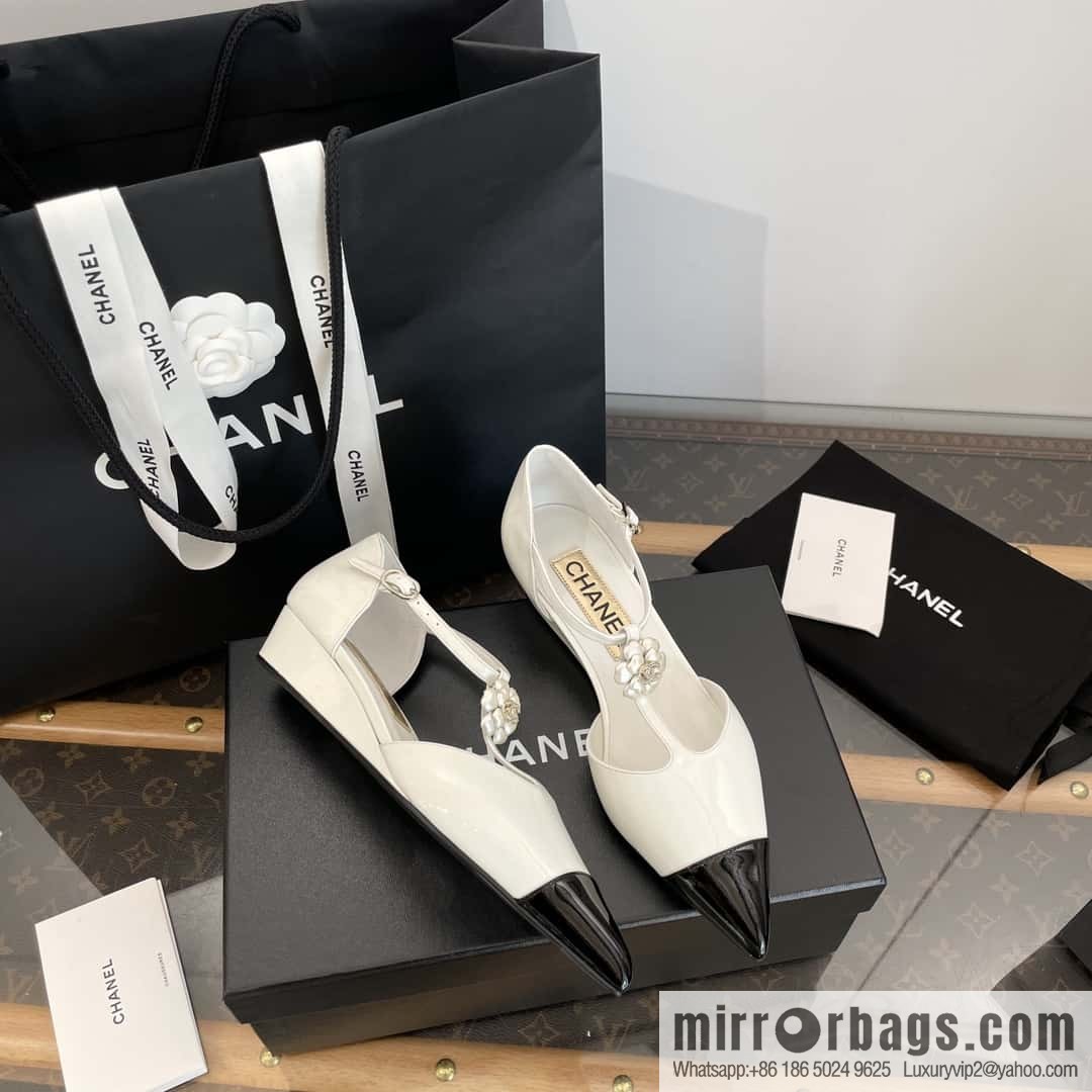 CHANEL Xiaoxiang Early Spring Camellia 🥰 Pointed Wedge Heel Single Shoes