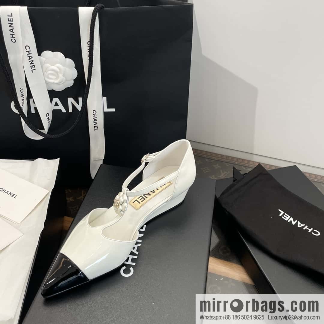 CHANEL Xiaoxiang Early Spring Camellia 🥰 Pointed Wedge Heel Single Shoes