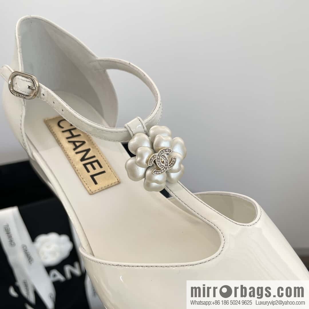 CHANEL Xiaoxiang Early Spring Camellia 🥰 Pointed Wedge Heel Single Shoes