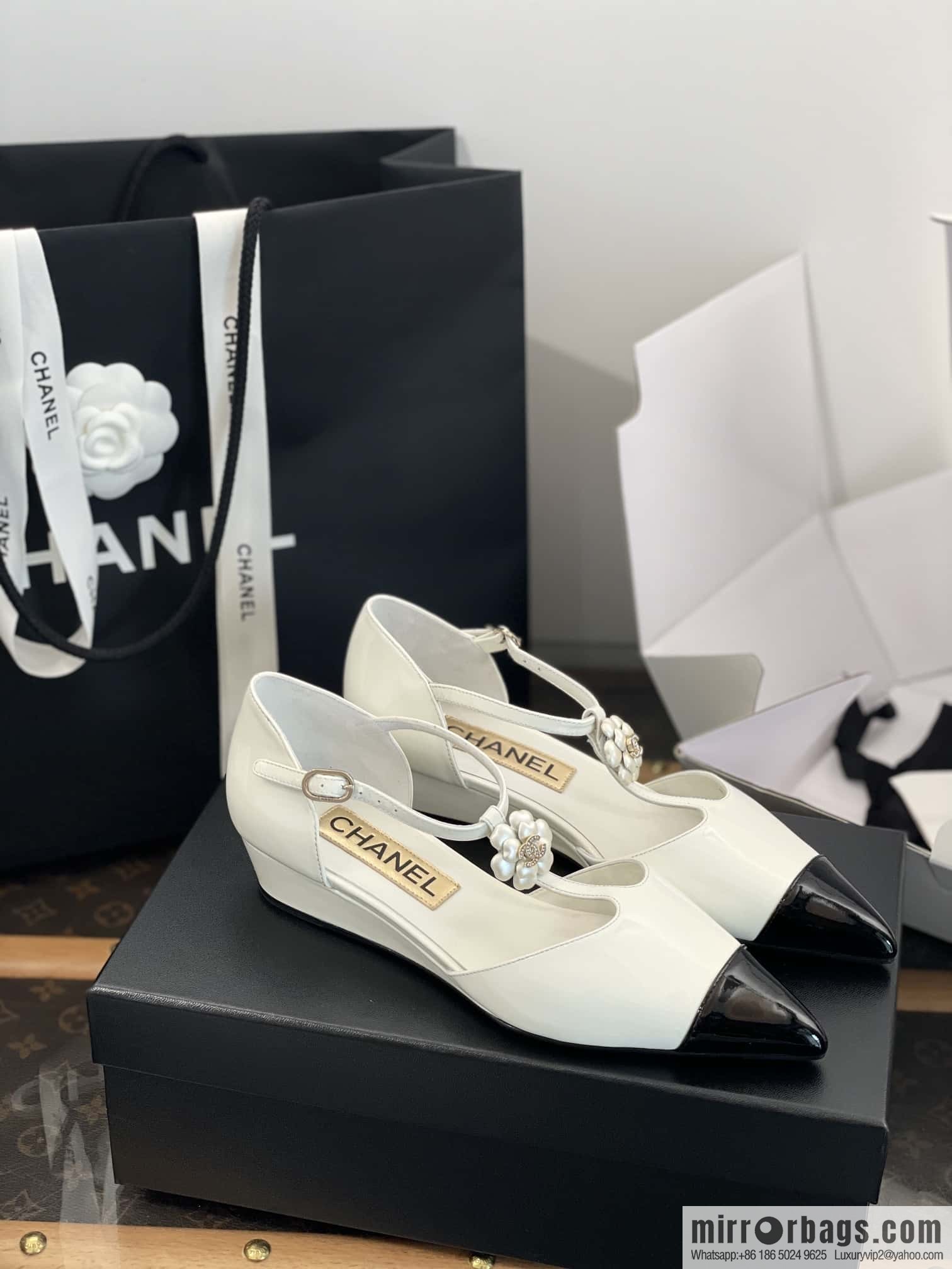 CHANEL Xiaoxiang Early Spring Camellia 🥰 Pointed Wedge Heel Single Shoes