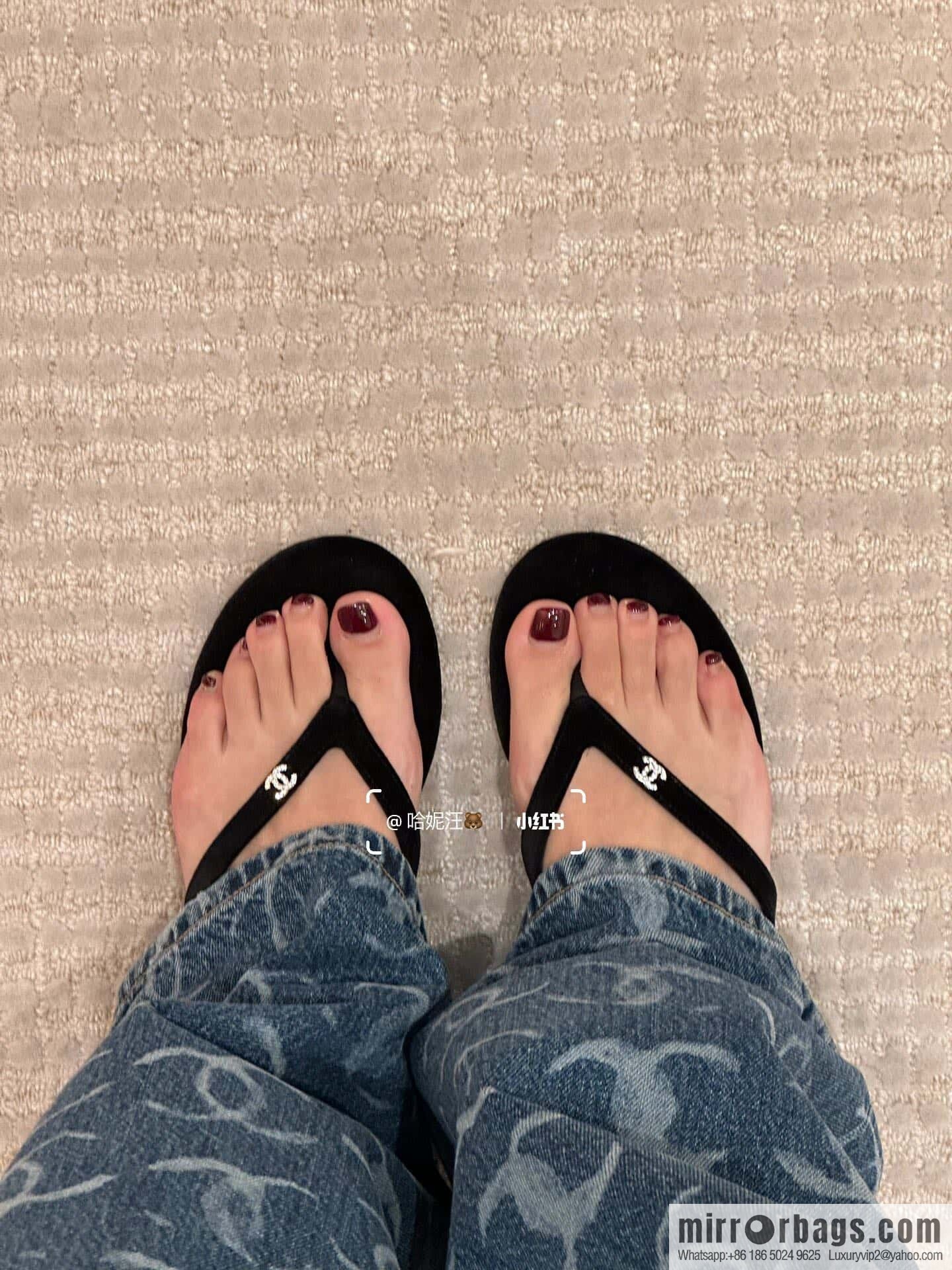 CHANEL Xiaoxiang spring and summer velvet, double C rhinestone buckle flip-flop slippers