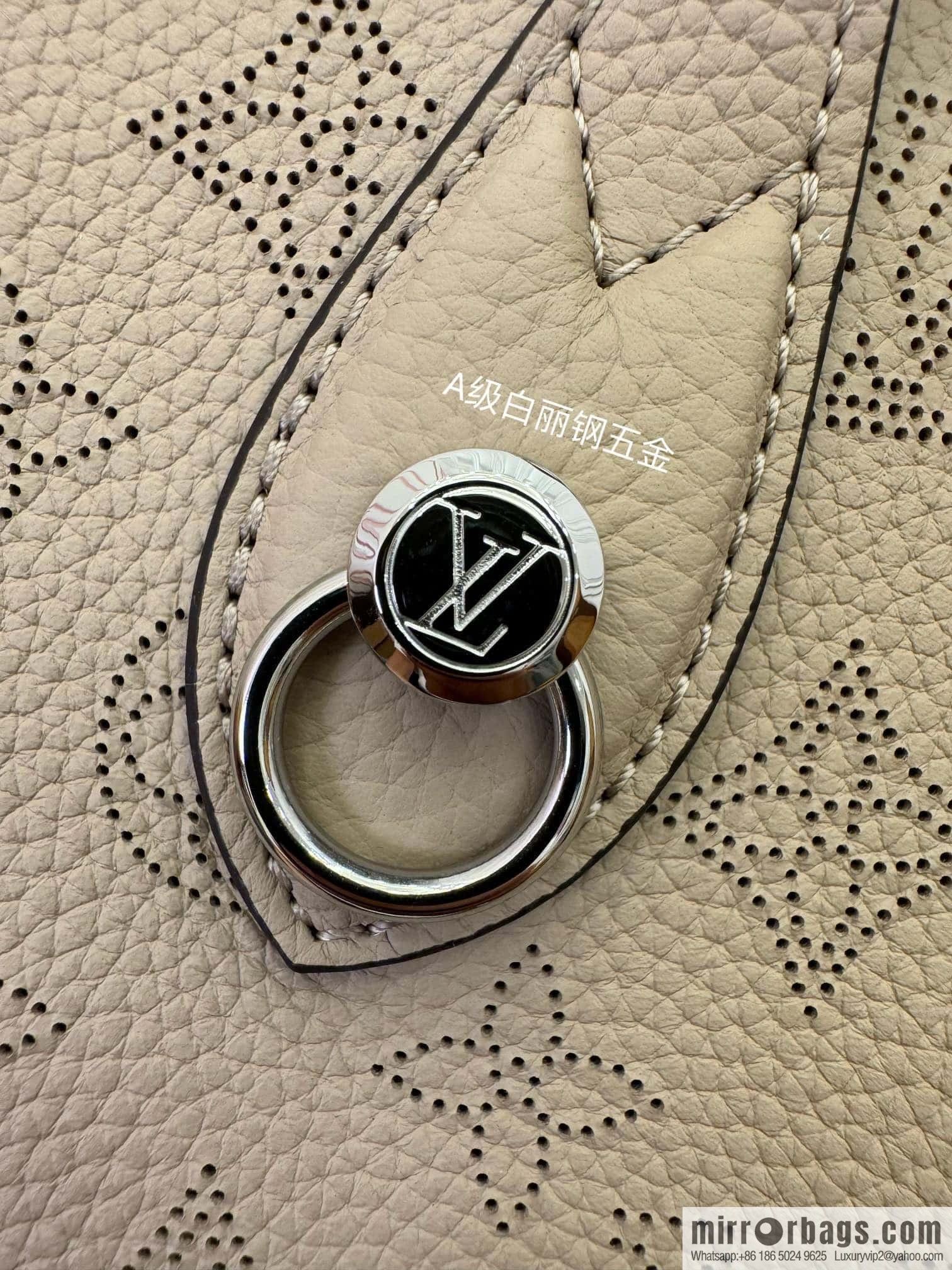 LV M21849 BLOSSOM Small handbag