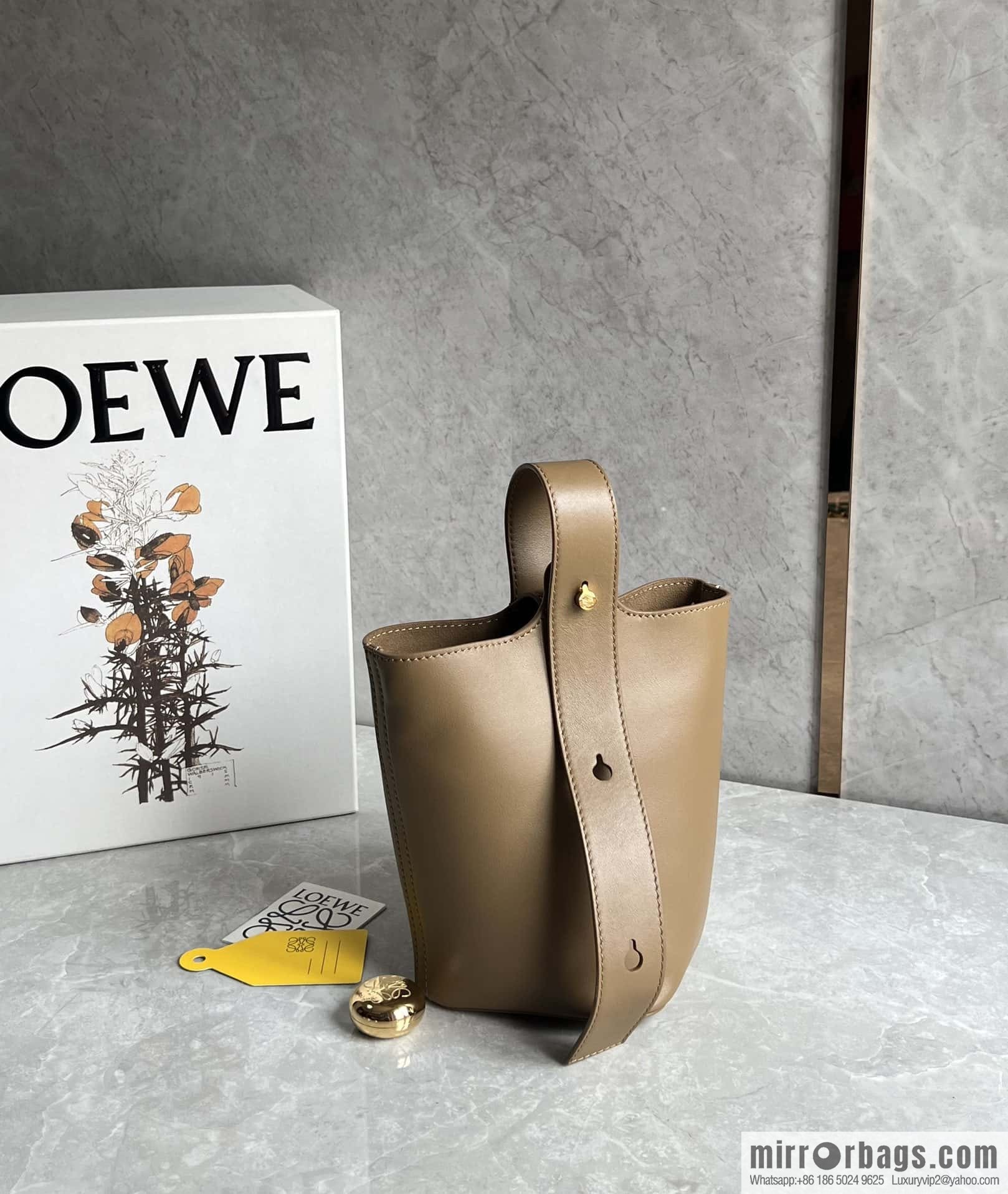 LOEWE latest 𝑷𝒆𝒃𝒃𝒍𝒆 bucket bag 0705 plain weave brown