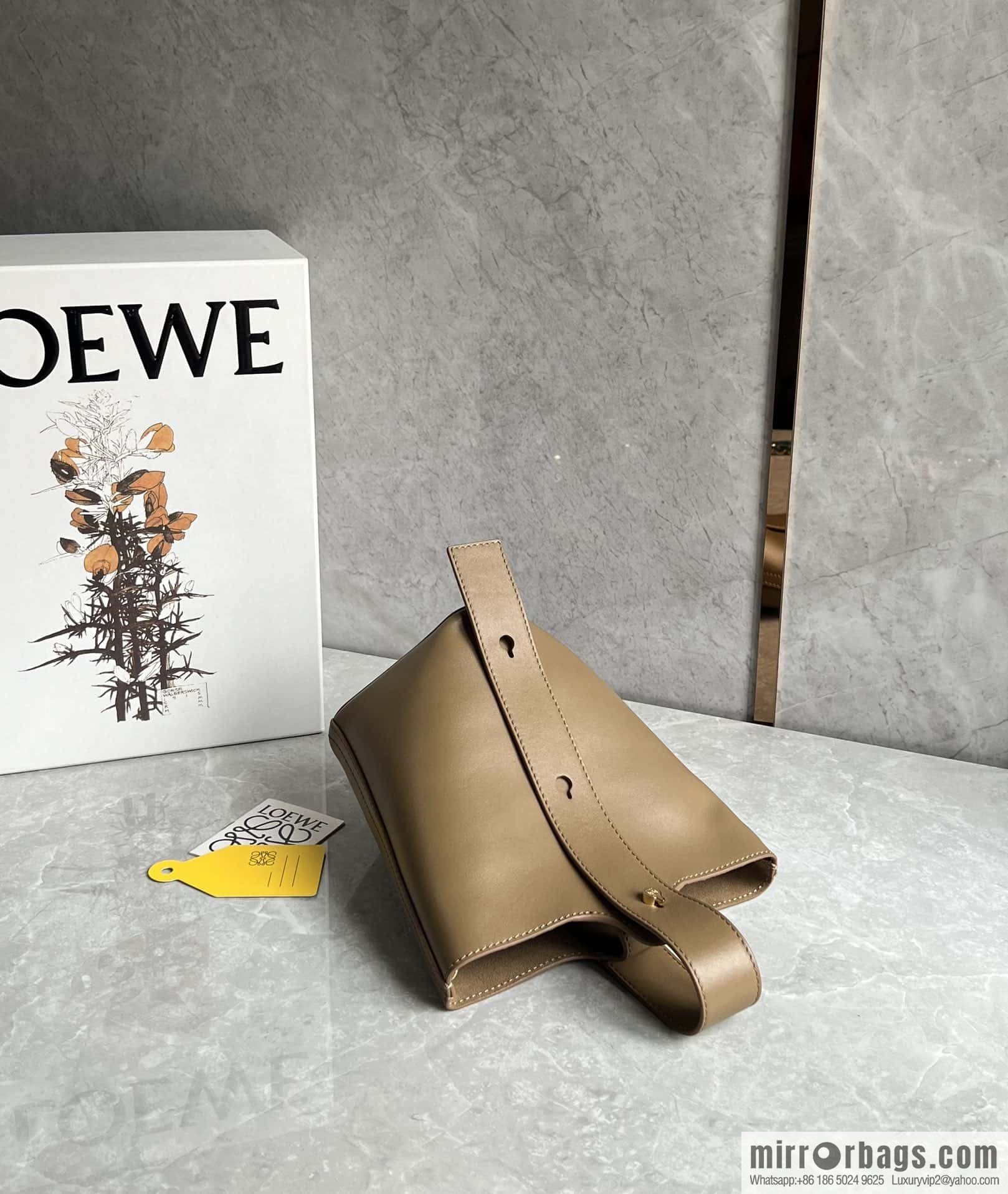 LOEWE latest 𝑷𝒆𝒃𝒃𝒍𝒆 bucket bag 0705 plain weave brown