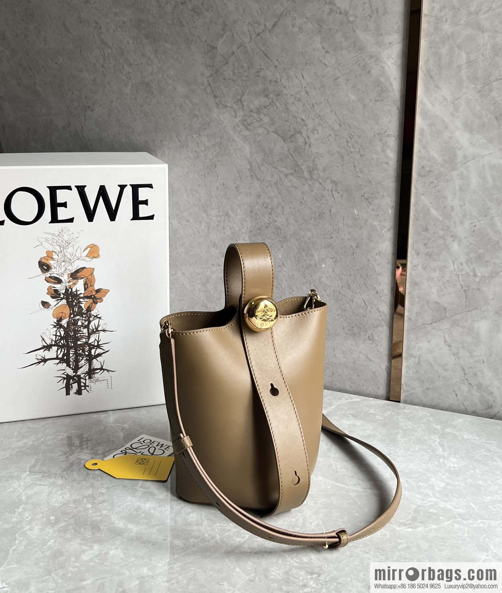 LOEWE latest 𝑷𝒆𝒃𝒃𝒍𝒆 bucket bag 0705 plain weave brown