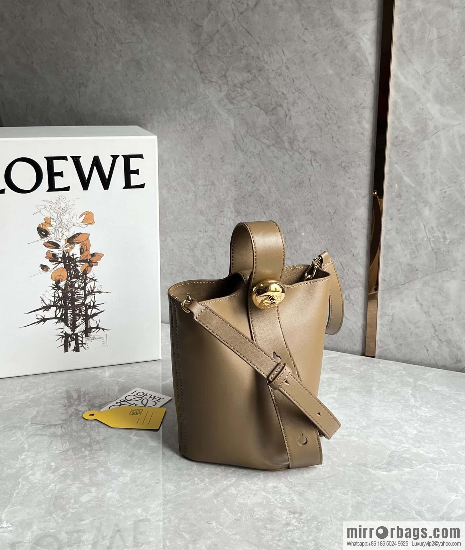 LOEWE latest 𝑷𝒆𝒃𝒃𝒍𝒆 bucket bag 0705 plain weave brown