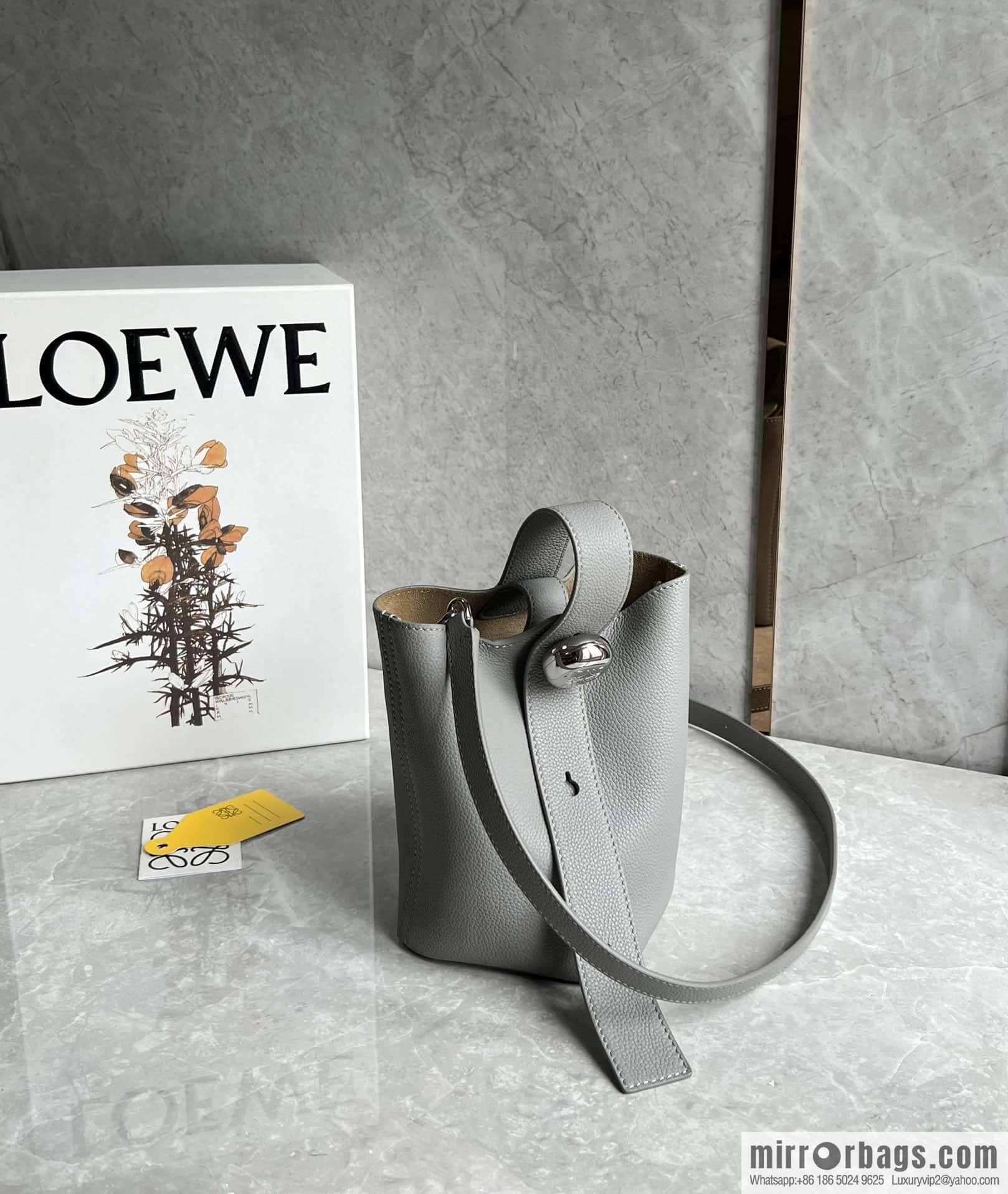LOEWE latest 𝑷𝒆𝒃𝒃𝒍𝒆 bucket bag 0705 lychee pearl gray