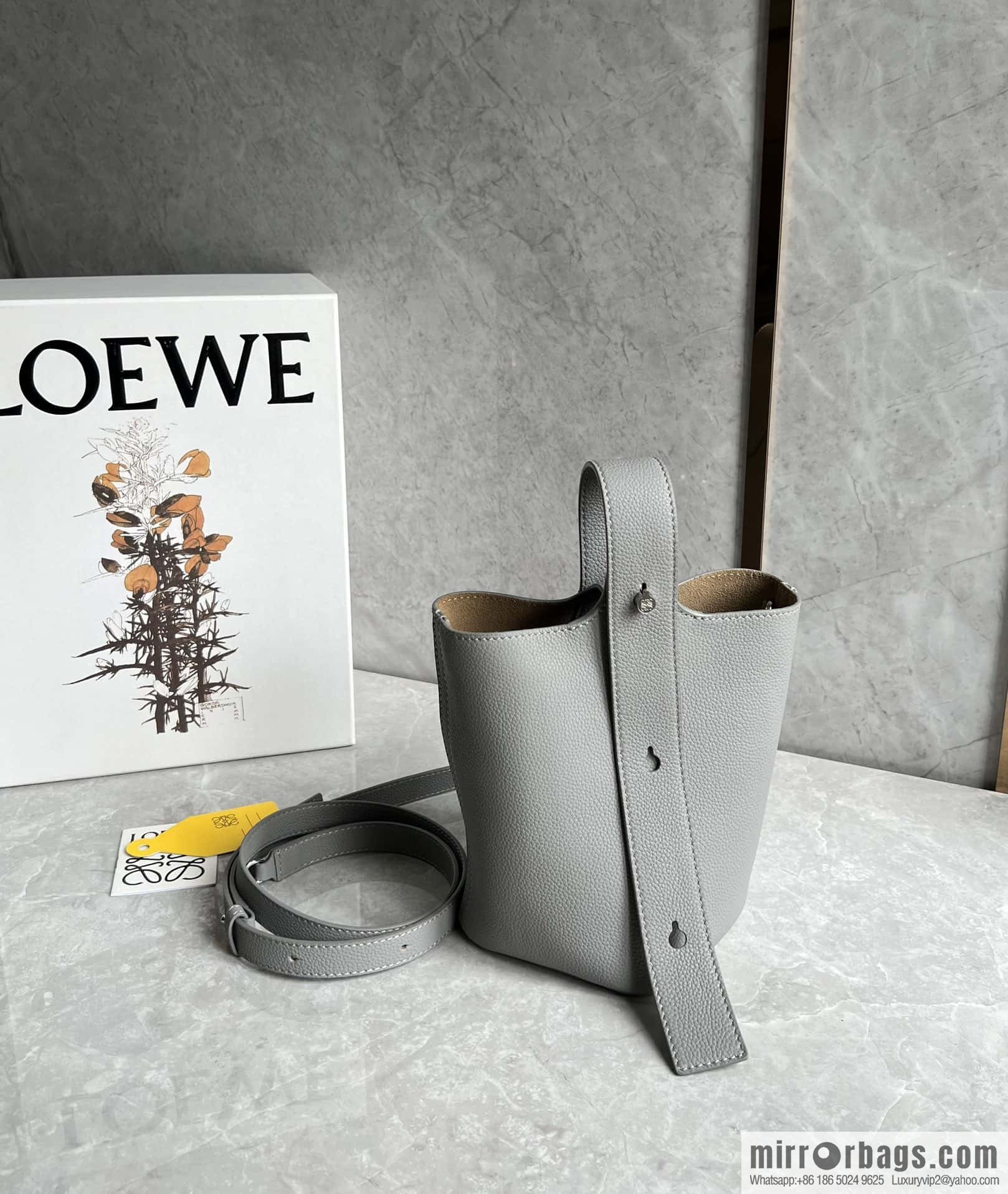 LOEWE latest 𝑷𝒆𝒃𝒃𝒍𝒆 bucket bag 0705 lychee pearl gray