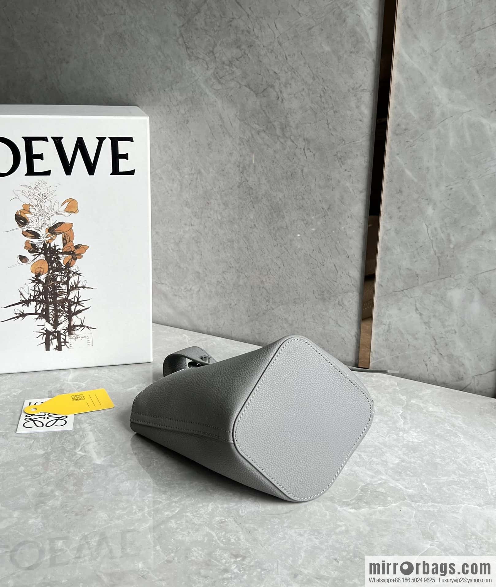 LOEWE latest 𝑷𝒆𝒃𝒃𝒍𝒆 bucket bag 0705 lychee pearl gray