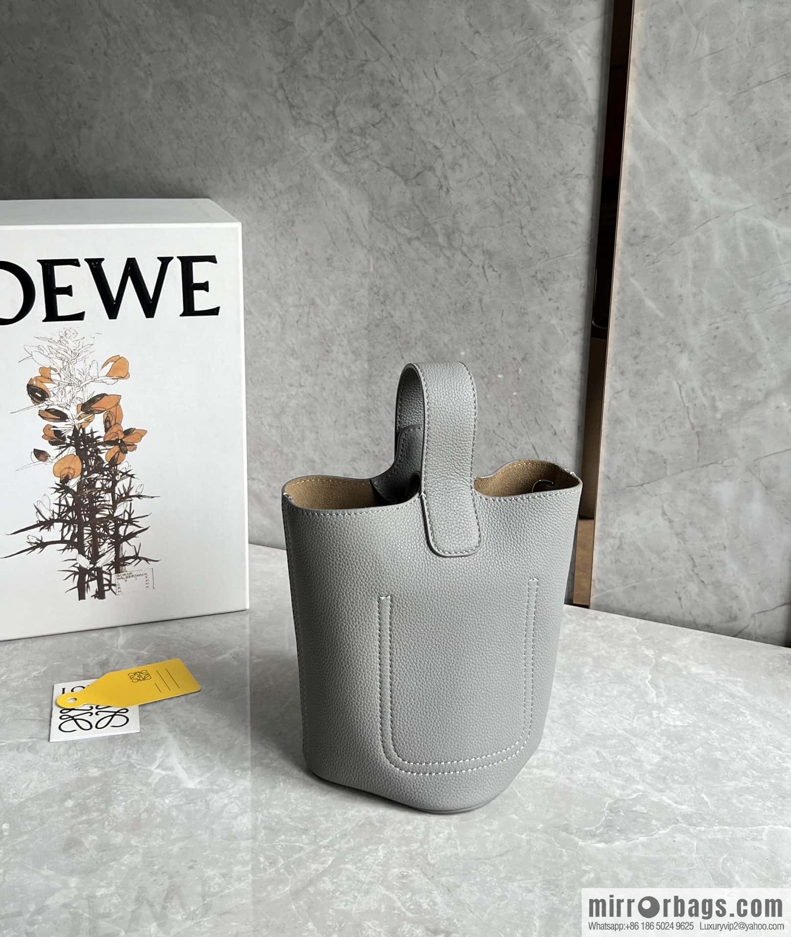 LOEWE latest 𝑷𝒆𝒃𝒃𝒍𝒆 bucket bag 0705 lychee pearl gray