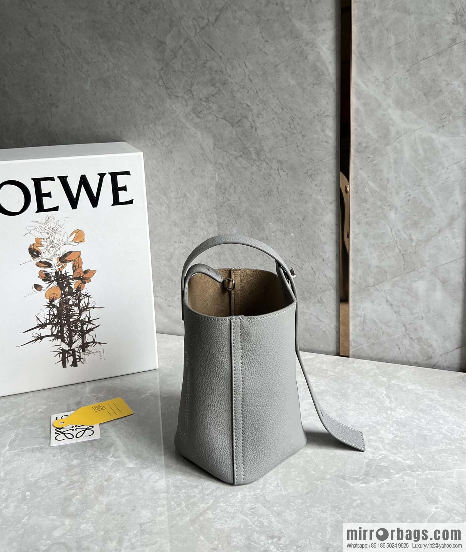 LOEWE latest 𝑷𝒆𝒃𝒃𝒍𝒆 bucket bag 0705 lychee pearl gray
