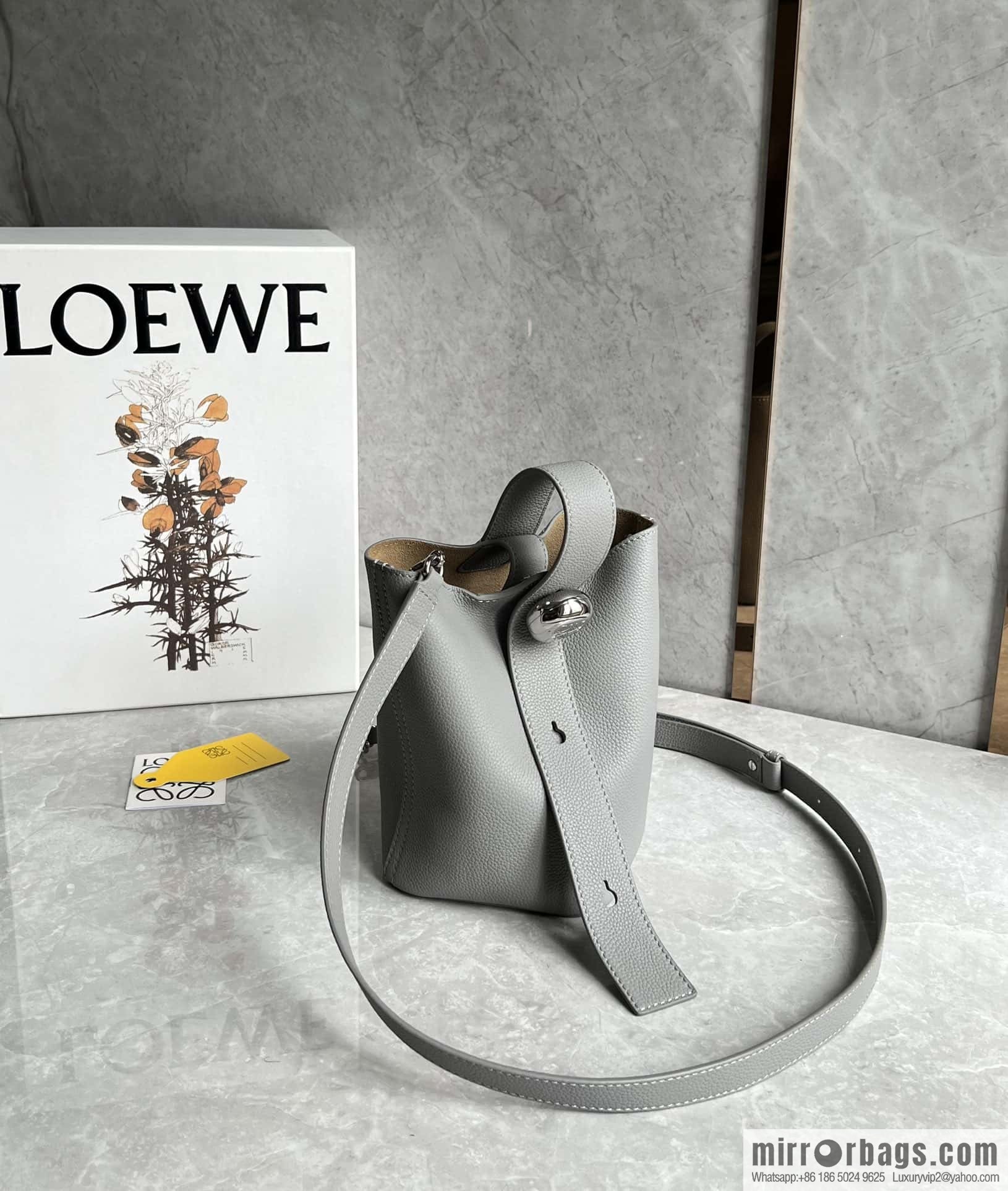 LOEWE latest 𝑷𝒆𝒃𝒃𝒍𝒆 bucket bag 0705 lychee pearl gray