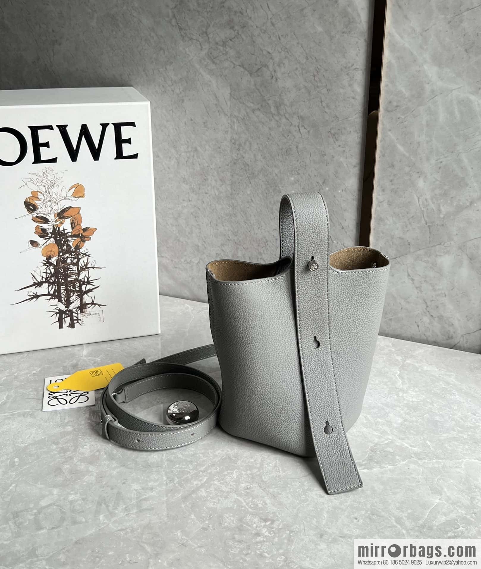 LOEWE latest 𝑷𝒆𝒃𝒃𝒍𝒆 bucket bag 0705 lychee pearl gray