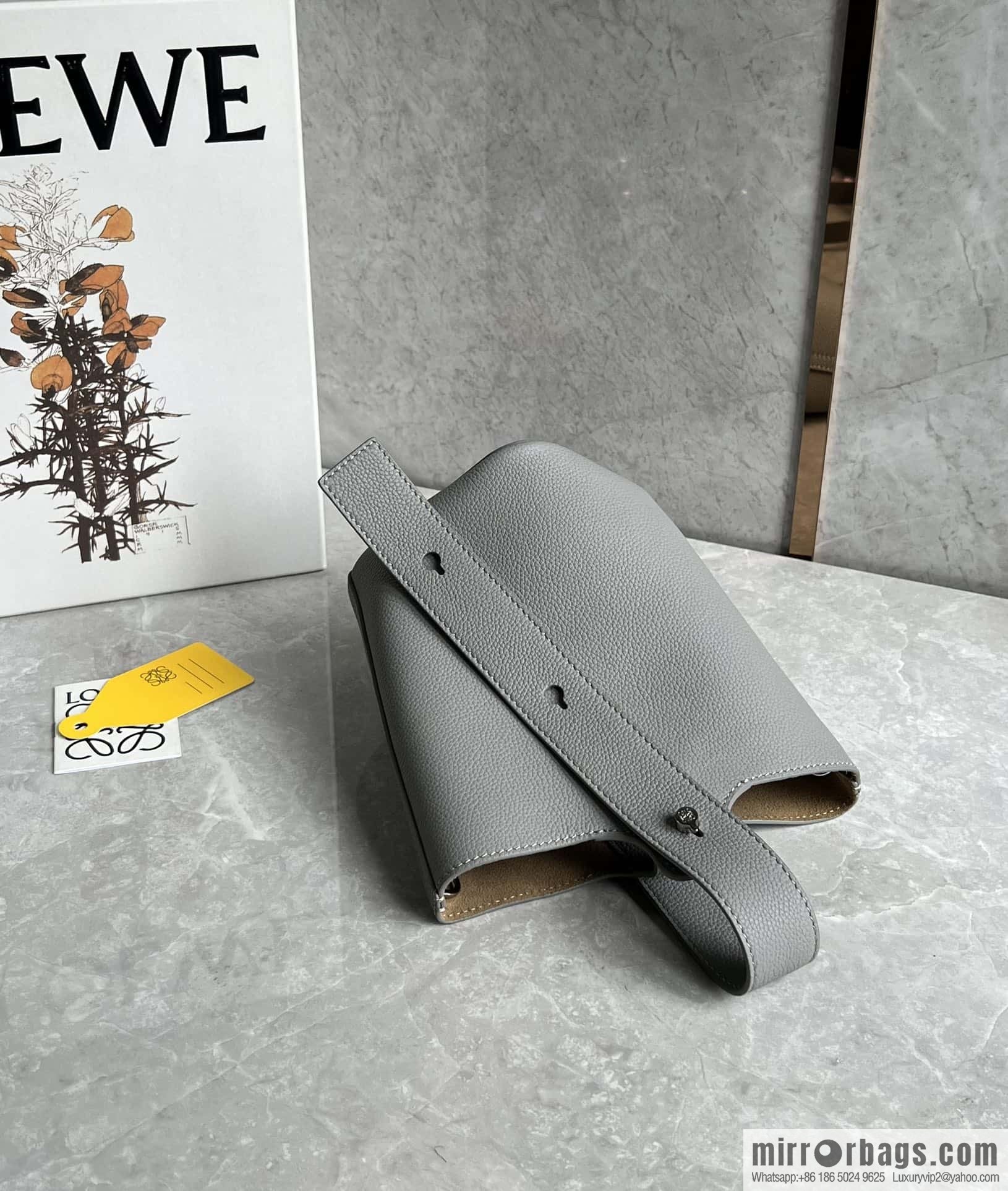 LOEWE latest 𝑷𝒆𝒃𝒃𝒍𝒆 bucket bag 0705 lychee pearl gray