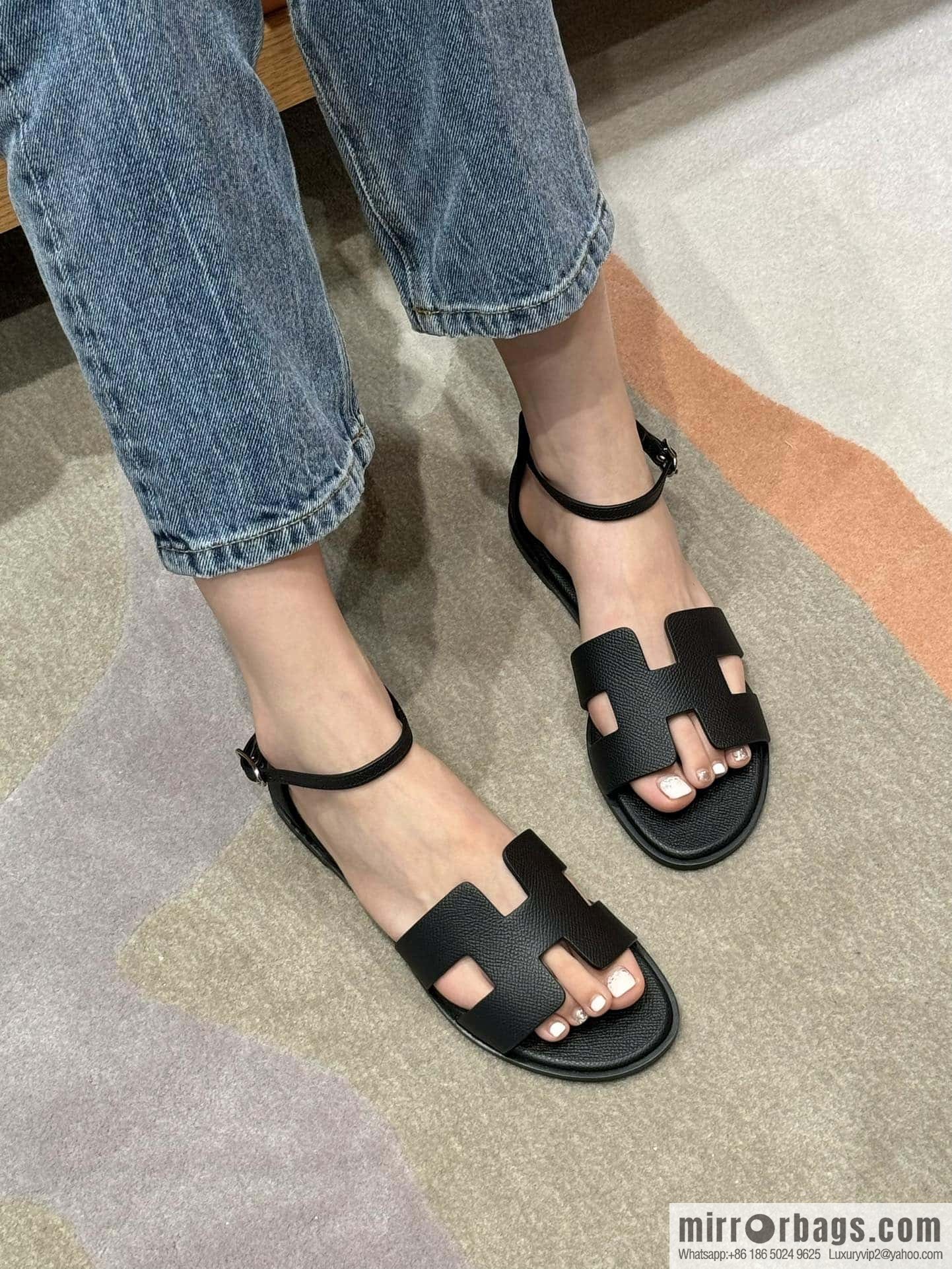 Hermès H's must-wear sandals in spring and summer